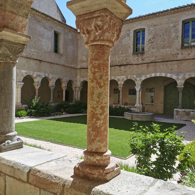 ABBAYE DE SAINT GENIS DES FONTAINES