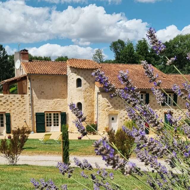 CHAMBRE D'HÔTES ET GÎTES "LE DOMAINE DE LA BASSE BOBINIÈRE"