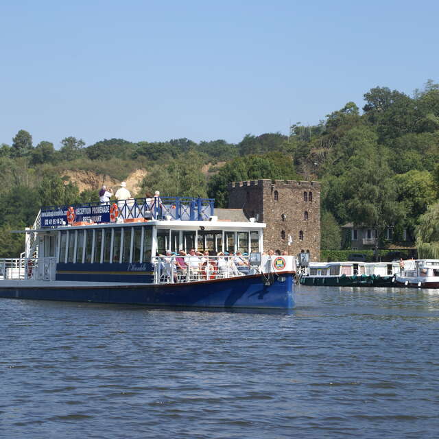 Croisière sur la Mayenne à bord du bateau-promenade "l'Hirondelle" au départ de Chenillé-Changé