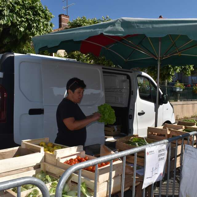 MARCHÉ À MOUILLERON ST GERMAIN