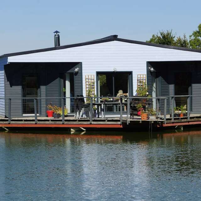 LA MAISON FLOTTANTE