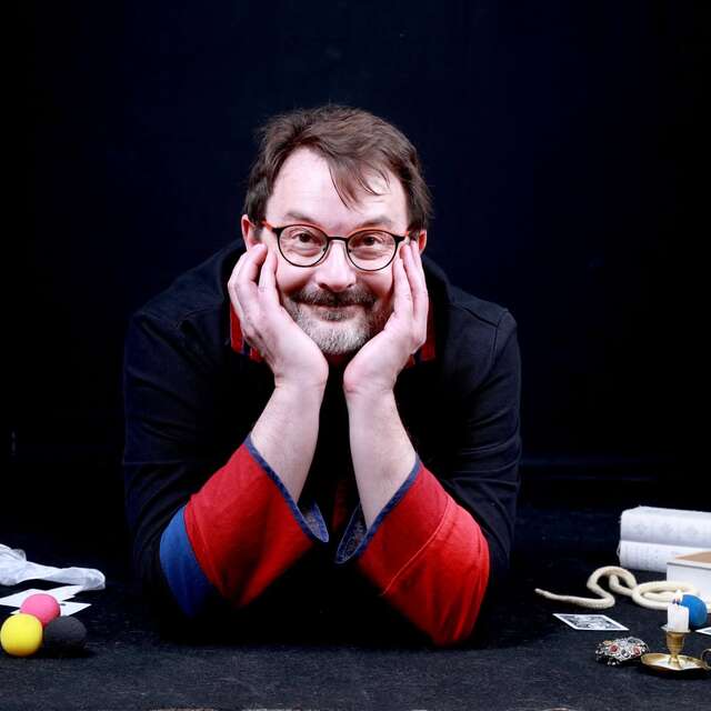 Spectacle "Raconte-moi une histoire magique" de Tomarel