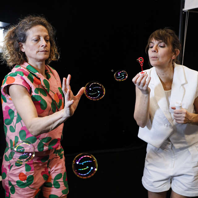 Cahutes - Danse par la compagnie Sac de noeuds