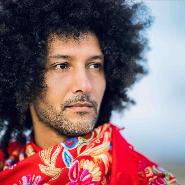 Here and now Walid Ben Selim (chant) / Marie-Marguerite Cano (harpe)
