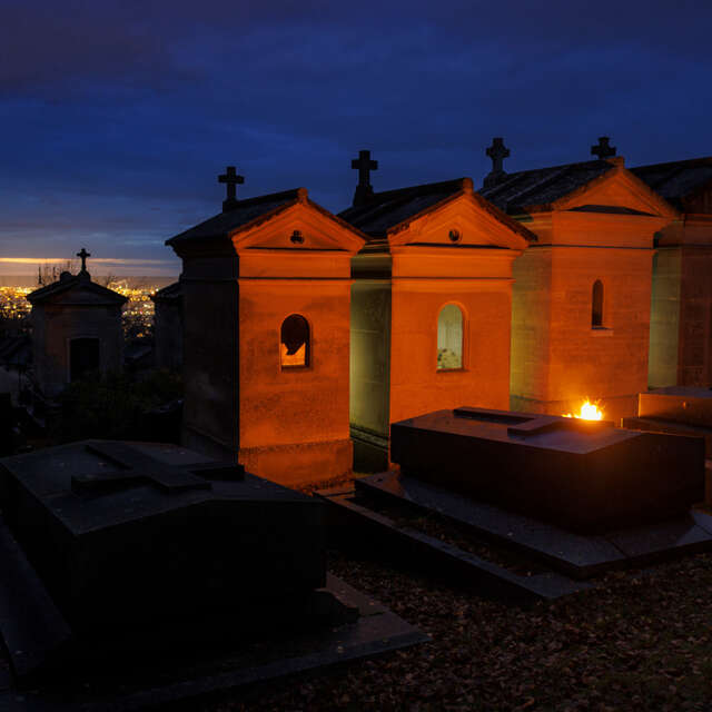 Cimetière monumental illuminé