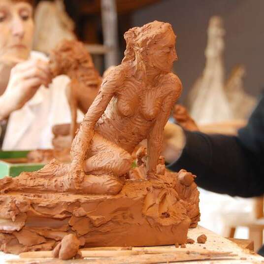 Stage de modelage avec modèle vivant au Jardin des Sculptures