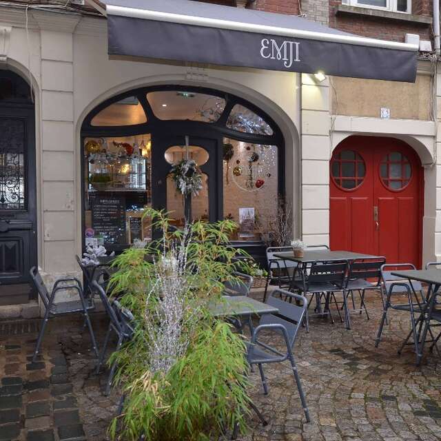 Emji