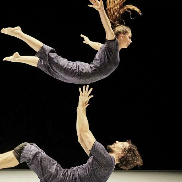Spectacle - Attractions, « L'éolienne » cirque chorégraphié