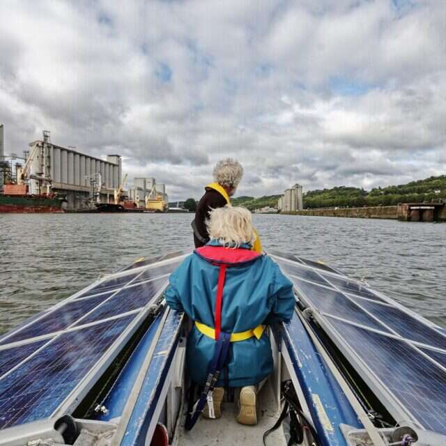 Mini croisières gratuites en bateau solaire sur la Seine