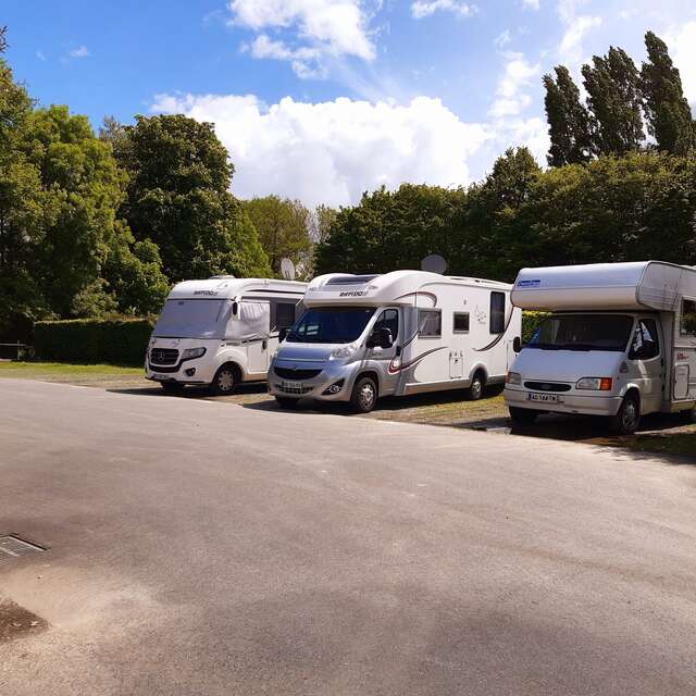 AIRE CAMPING-CAR VIEILLEVIGNE