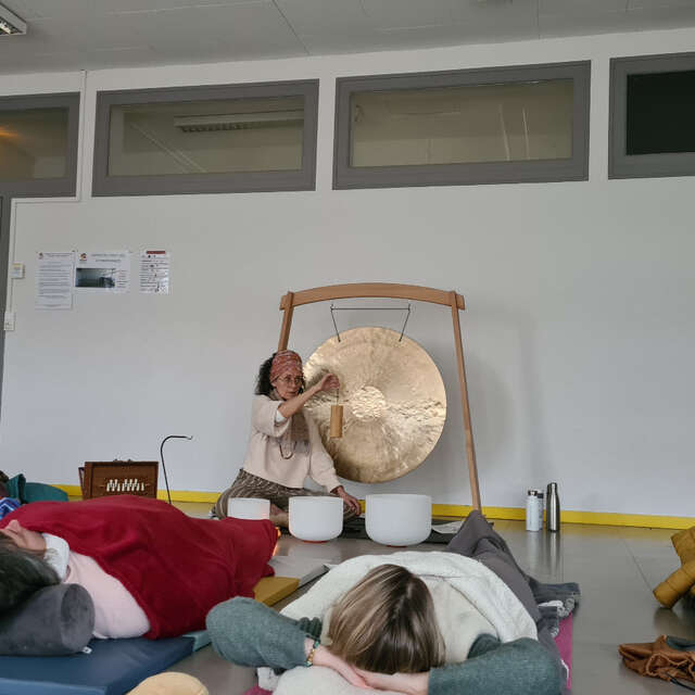 Bain de Gong avec LESLEY