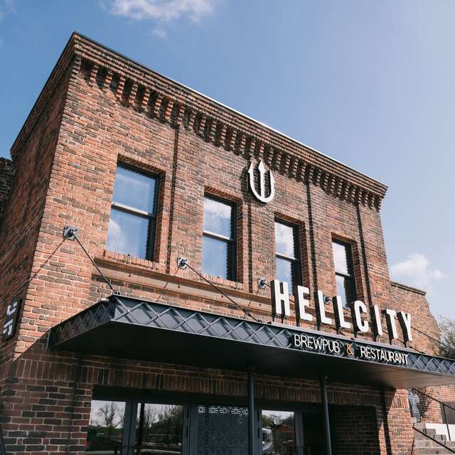 Hellcity, brewpub et restaurant