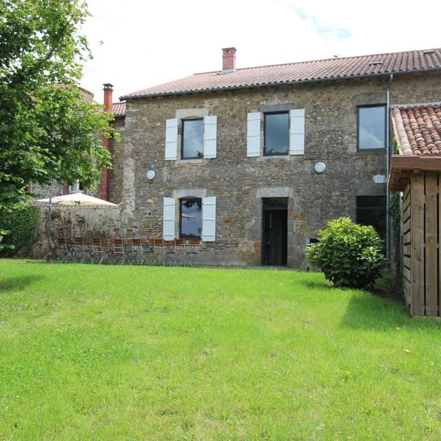LE PRESBYTÈRE DE THIAT