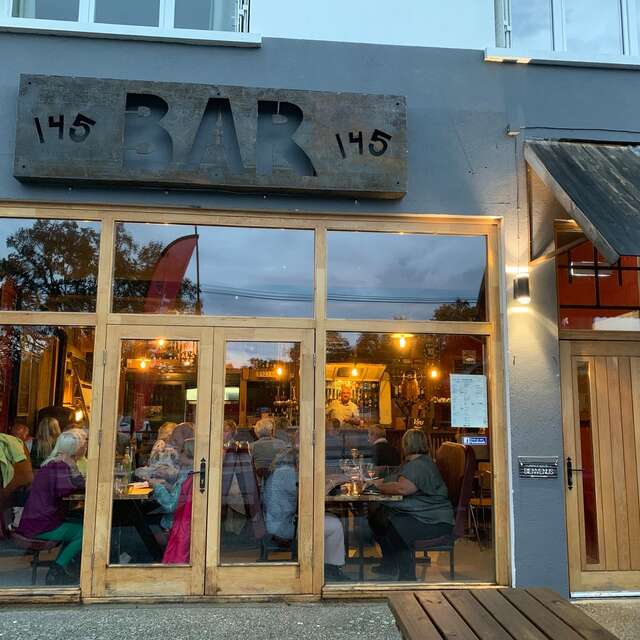 Bar restaurant Le 145