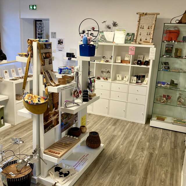 Boutique de l'Office de Tourisme des Portes de Vassivière