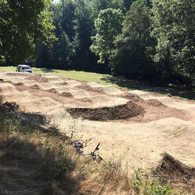 Terrain de vélo dit "Pumptrack"