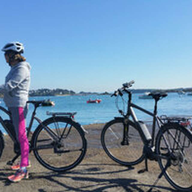 Découverte de la Côte de Granit Rose en vélo électrique