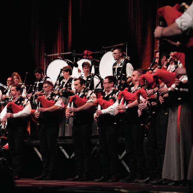 Concert de l'ensemble de la formation du Bagad de Perros-Guirec  par le Bagad Sonerien Bro Dreger☘️