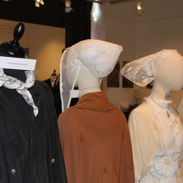 Exposition: Les costumes traditionnels du Trégor ☘️