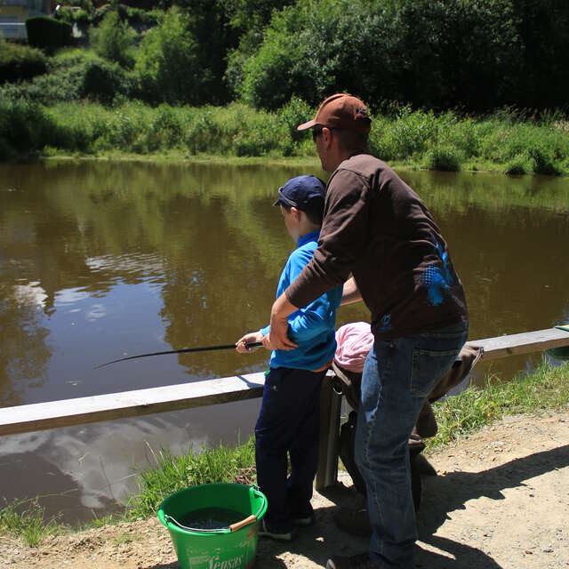 Je pêche mon 1er poisson en étang