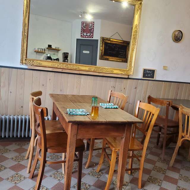 OM-MA, cantine et yoga
