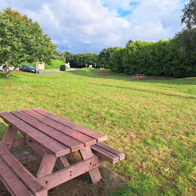 Aire du Rond point de Ploulec'h