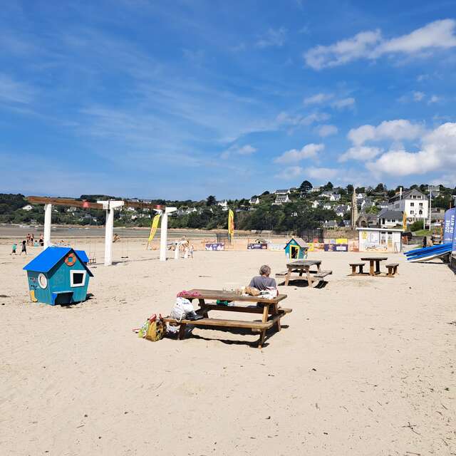 Aire de la plage de Saint Michel