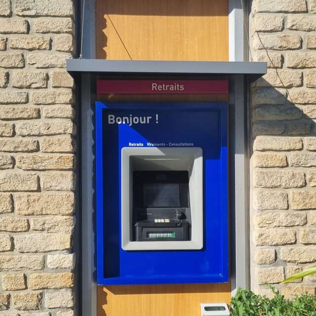 Crédit Mutuel de Bretagne - Distributeur
