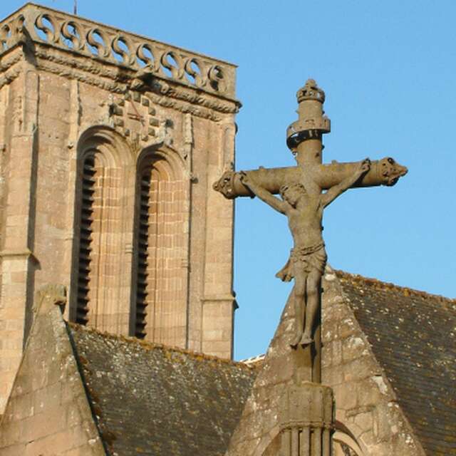 Eglise Saint-Jean du Baly et son calvaire