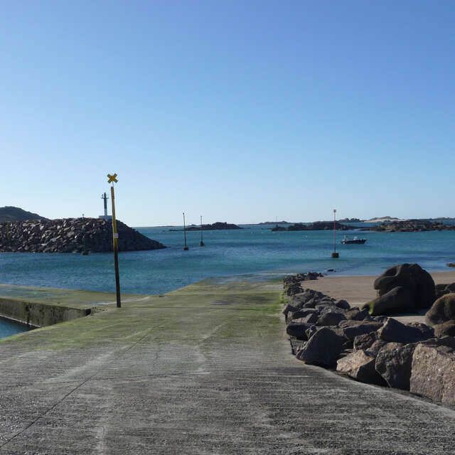 Cale du port de Trébeurden