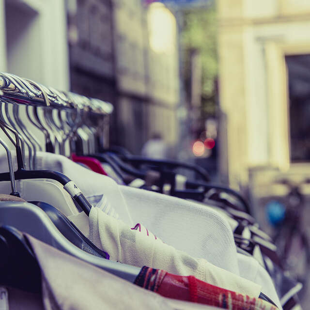 Opération déstockage au Secours populaire