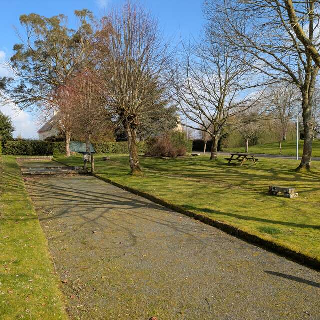 Aire du bourg de Minihy