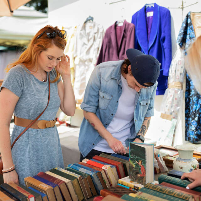 Grande braderie du Secours Populaire