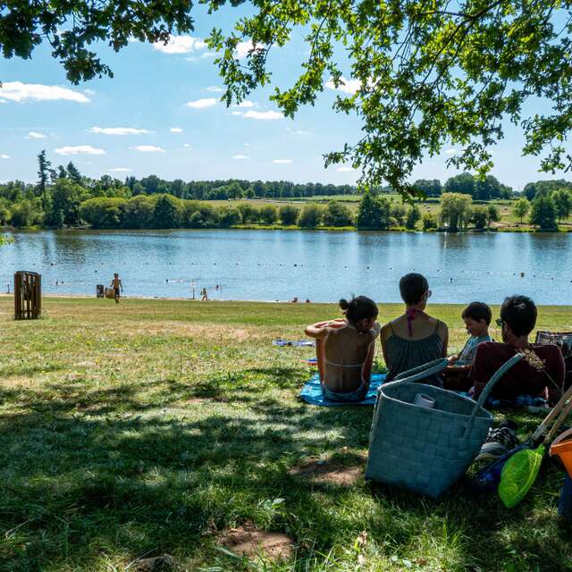 Lacs de Haute-Charente : plage de la Chassagne