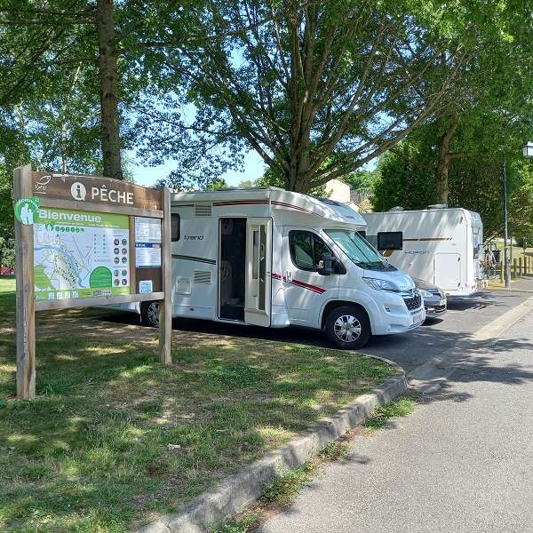 Aire d'accueil camping-car Rives du Vincou