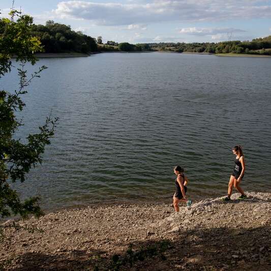 Barrage et lac de retenue de la Touche Poupard