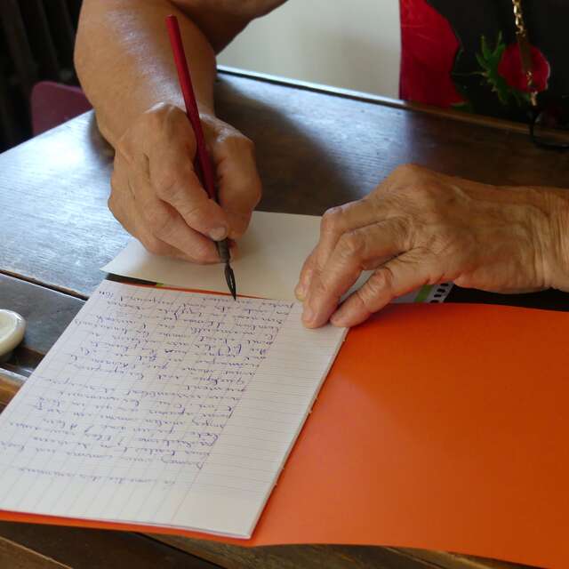 Dictée à l'encre et au porte-plume