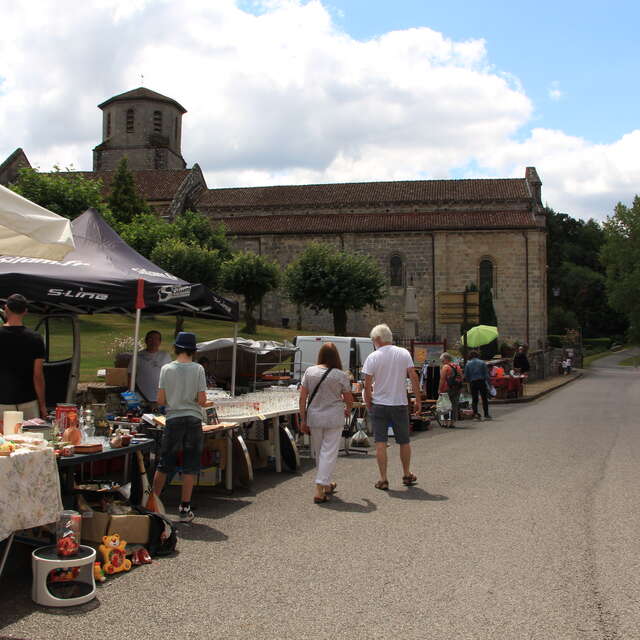 Visiter Les-Salles-Lavauguyon