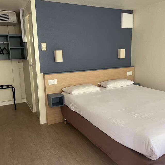 KYRIAD DIRECT MONTPELLIER SAINT JEAN DE VEDAS - LA PEYRIERE