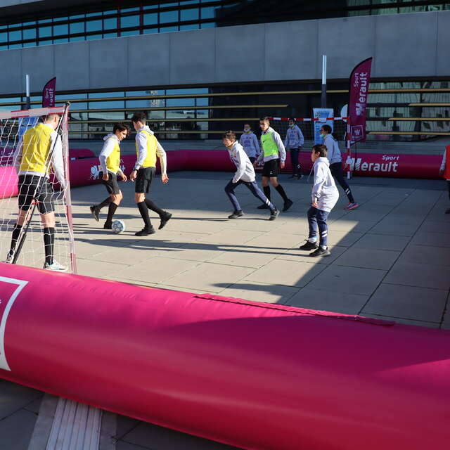 FOOTBALL : « UNE SEULE COULEUR, CELLE DU MAILLOT »