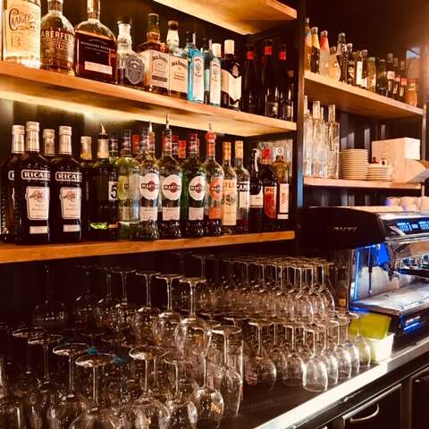 LE BAR DES HALLES
