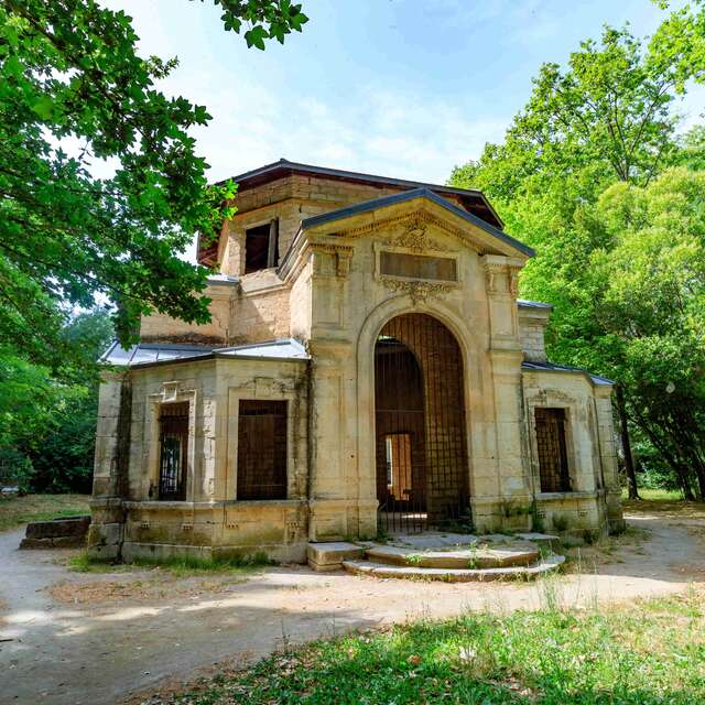 LES ANCIENS THERMES DE FONTCAUDE À JUVIGNAC