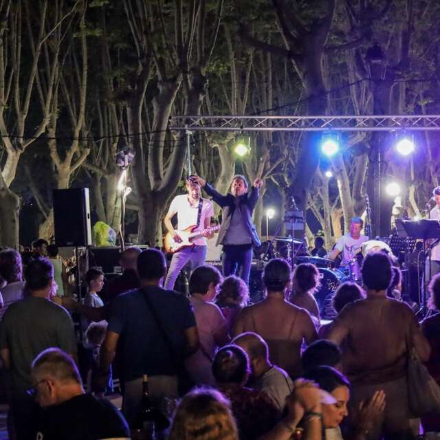 SOIRÉE D'ETÉ SUR LA TERRASSE
