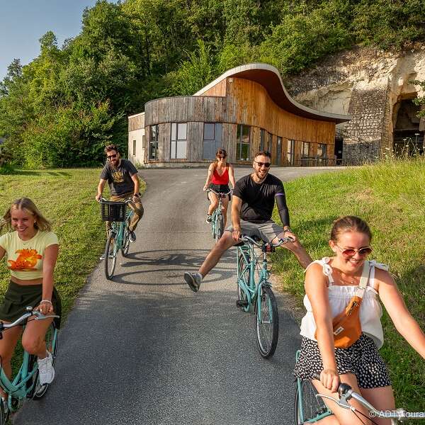 CLAN - Location de vélos VTC VTT VAE