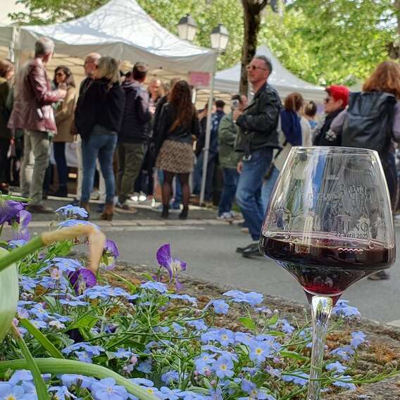 Les vignerons dans la ville