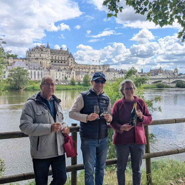 Vin et gastronomie : visite guidée à pied, à vélo, en voiture de collection - dégustations itinérantes - expériences et découvertes du patrimoine local