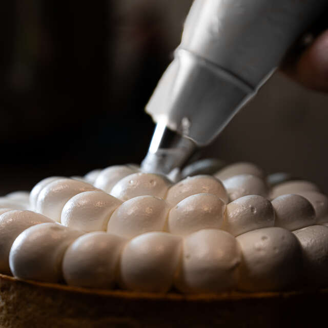 SUBLIMEZ VOTRE PAVLOVA AVEC LE CHEF PÂTISSIER ANTHONY BARRALON