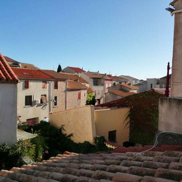 LA MAISON BLEUE