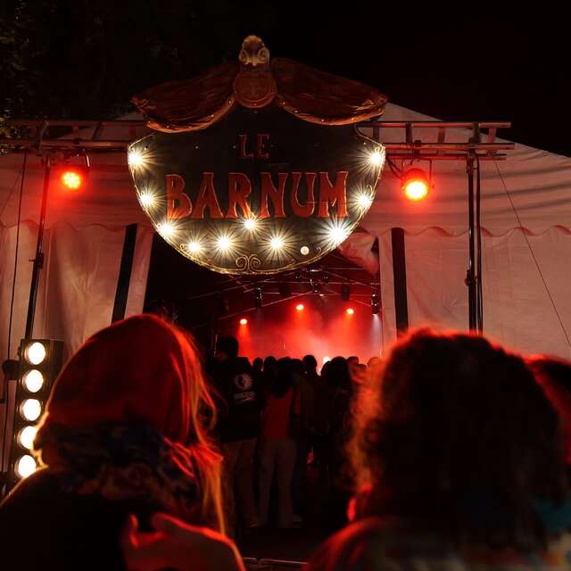 Festival sous l'Barnum