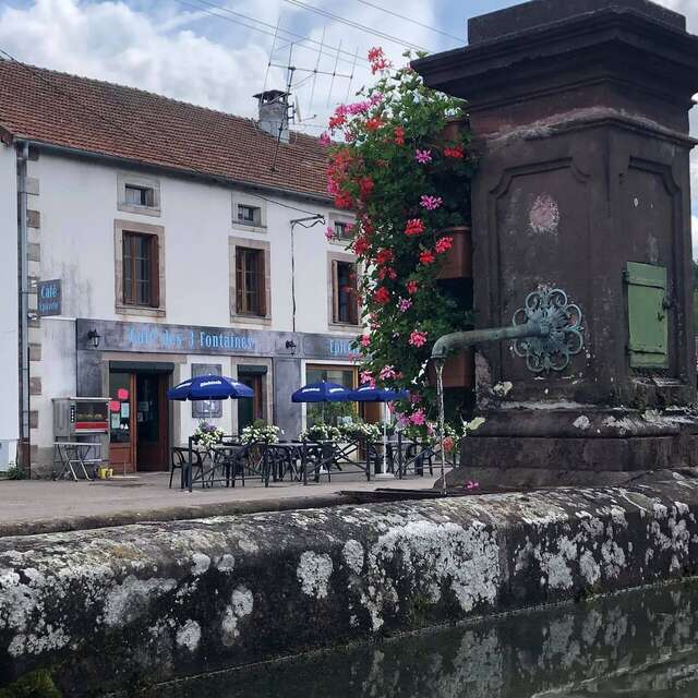 Café des 3 fontaines, épicerie